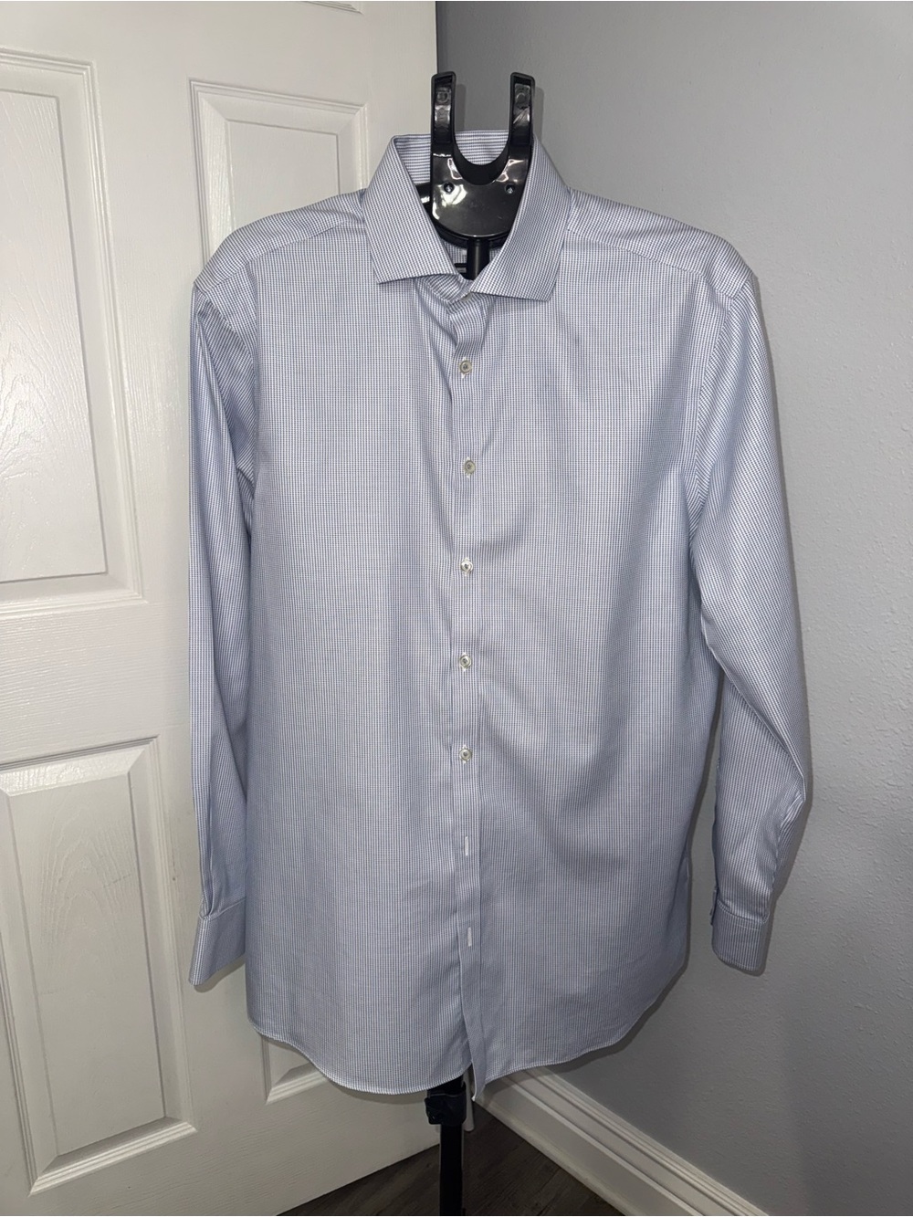 Charles Tyrwhitt Men’s Extra Slim Fit Blue Dress shirt